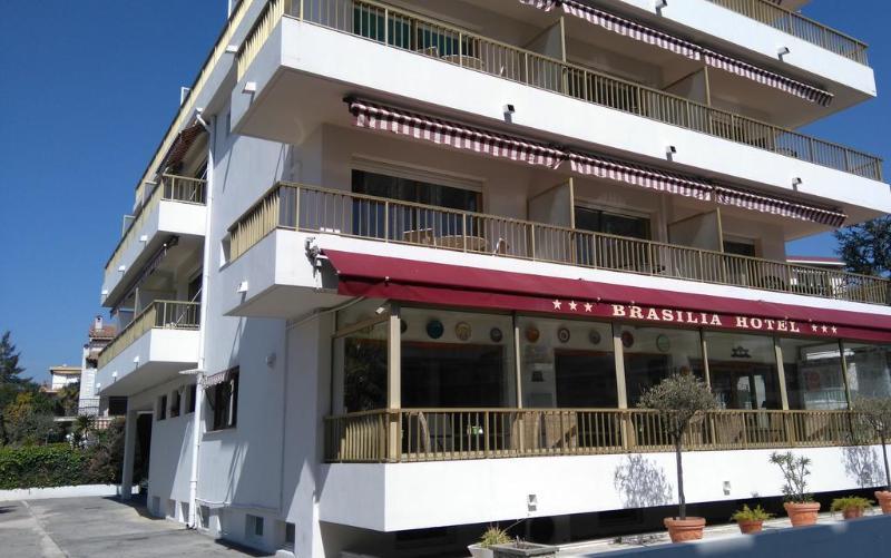 Hotel Restaurant Brasilia 滨海卡涅 外观 照片
